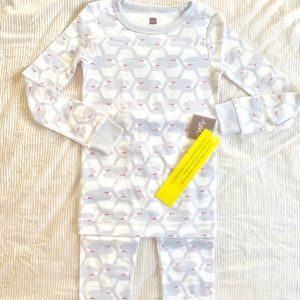Tea Collection Swan Pajamas 5 5T New NWT Gray